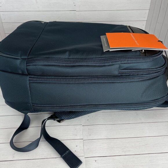 Briggs and Riley Backpack Only Used Twice - Picture 10 of 11